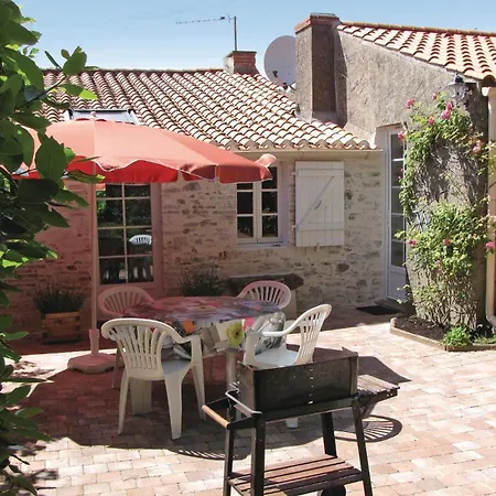 Holiday home 2 Bedroom Awesome In Talmont De St, Hilaire *